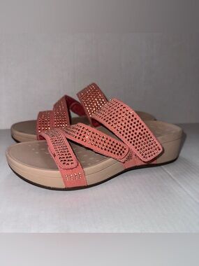 Women’s Vionic Alexis Sandals Size 7 Slides Coral Slip On Straps Bling Summer